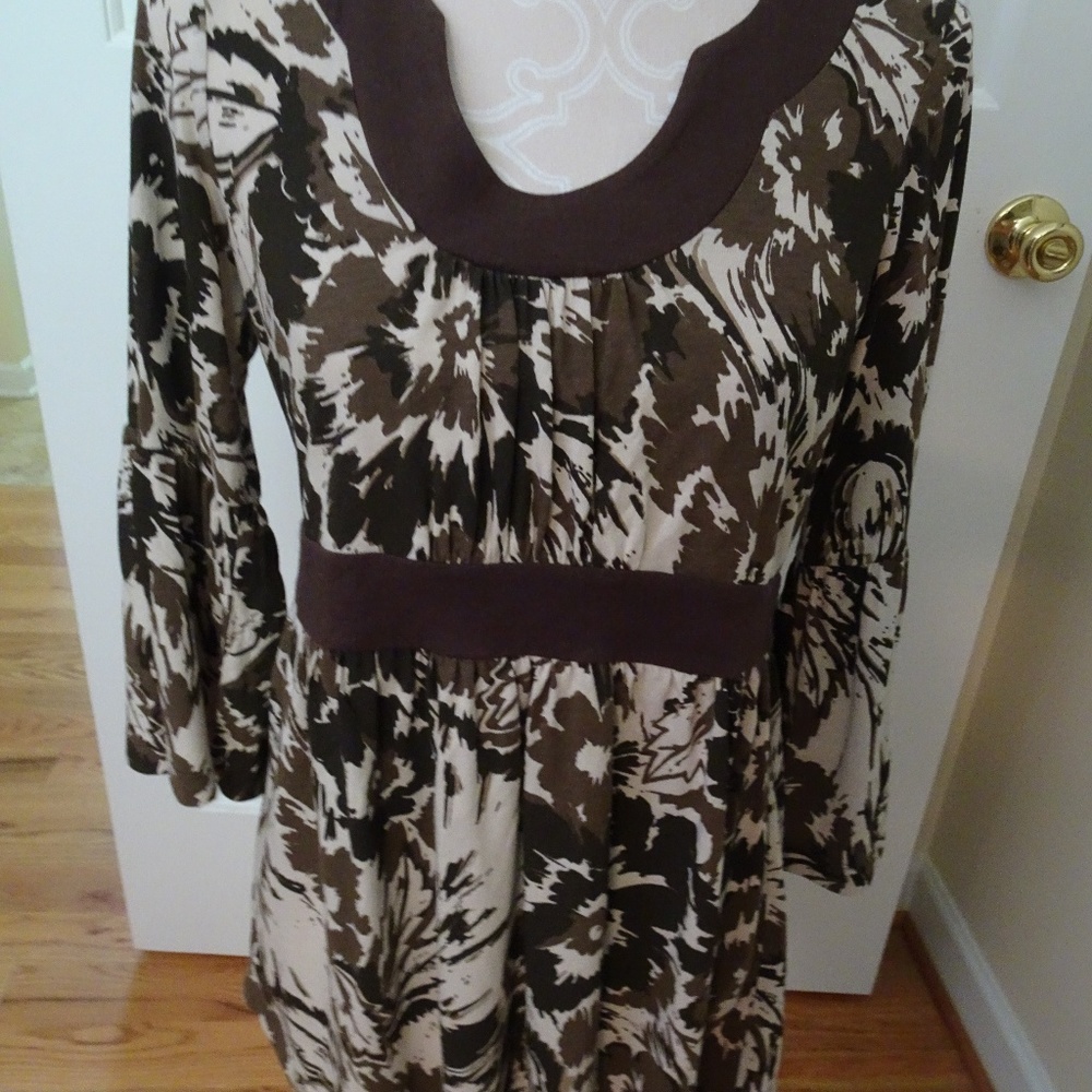 Ladies Size M Knit Top-Portrait Neckline-3/4 Sleev